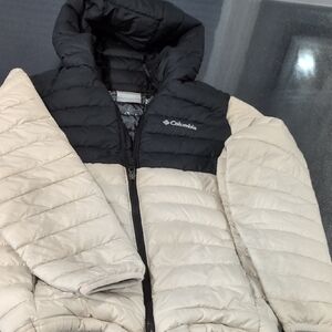 Columbia Two-Tone Power lite Jacket in Black and Cream